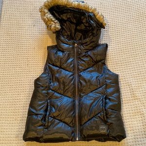 Gap Vest w hoodie